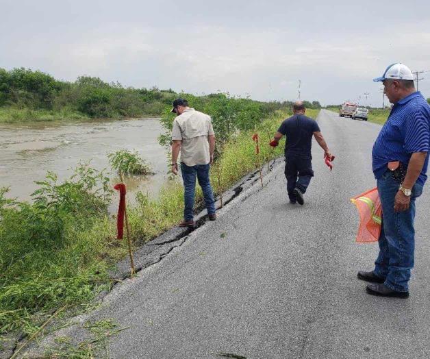 Se ‘come’ el agua parte de la carretera