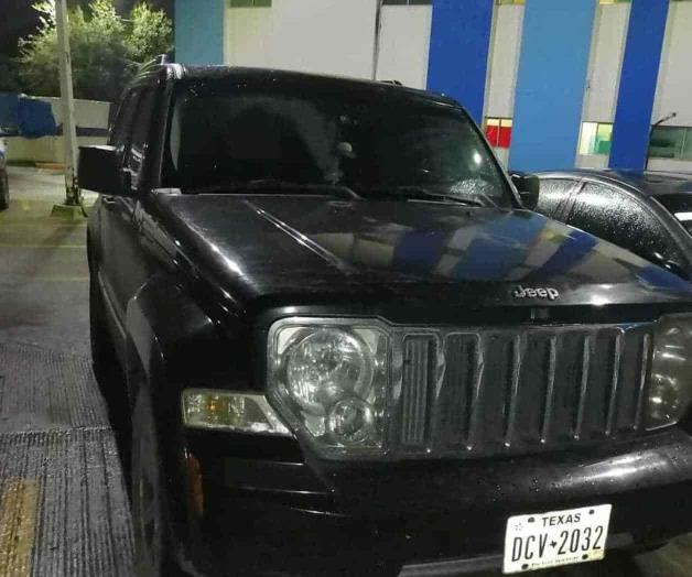 Presumen camioneta... y pistola de juguete Presumen camioneta... y pistola de juguete