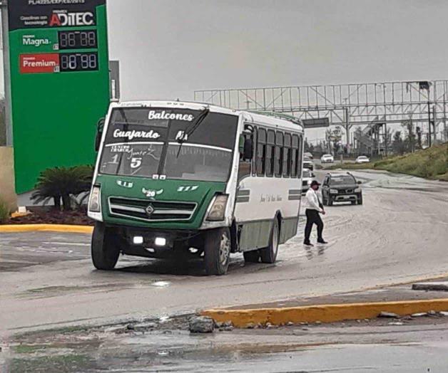 Afectan lluvias al transporte Afectan lluvias al transporte