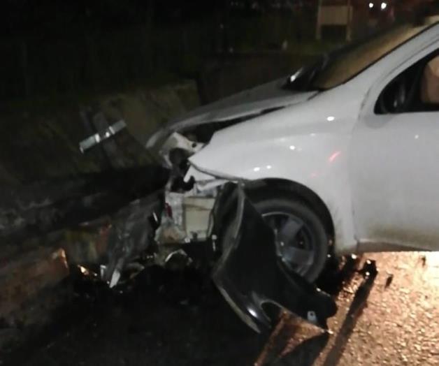 Lo salva muro de caer a canal Lo salva muro de caer a canal