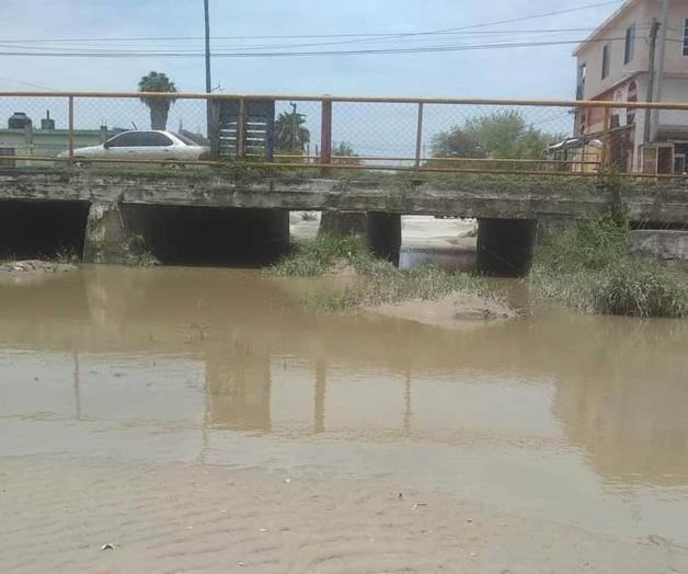 Lluvias azolvan drenes pluviales Lluvias azolvan drenes pluviales