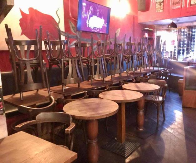 Agonizan bares por restricción sanitaria Agonizan bares por restricción sanitaria