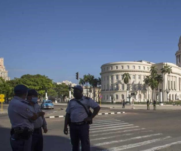 Cuba amanece con control policial y sin internet móvil Cuba amanece con control policial y sin internet móvil