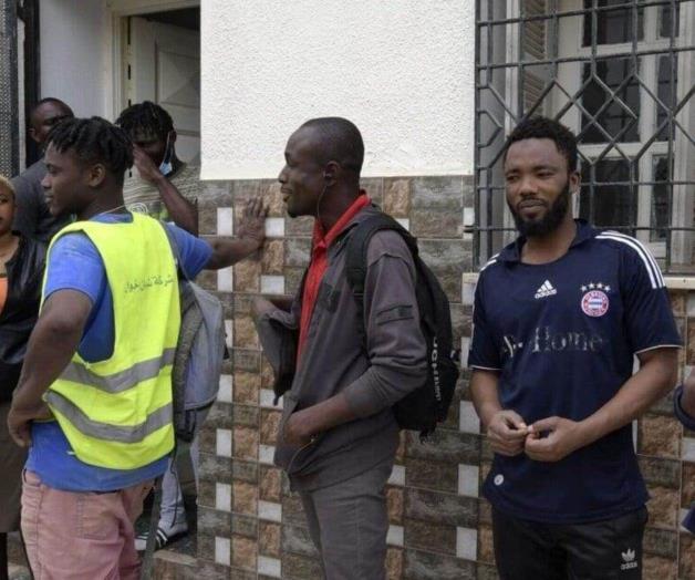 Más de 100 inmigrantes cruzan al enclave español de Melilla Más de 100 inmigrantes cruzan al enclave español de Melilla