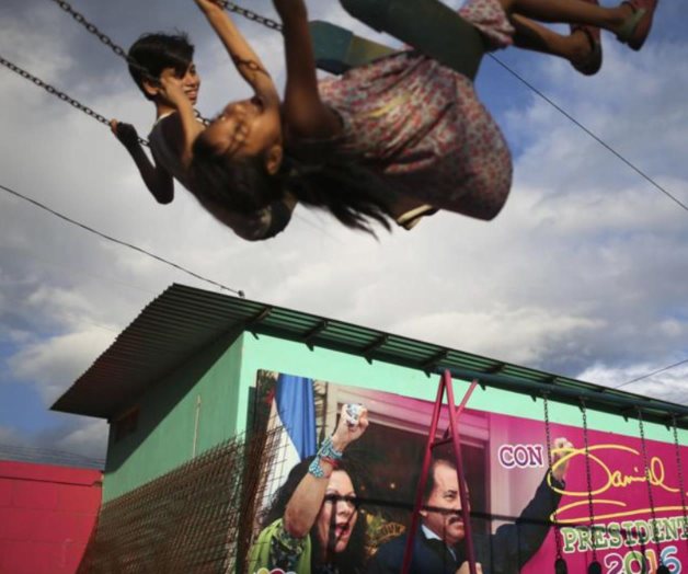 La democracia nada contracorriente en un mundo autoritario