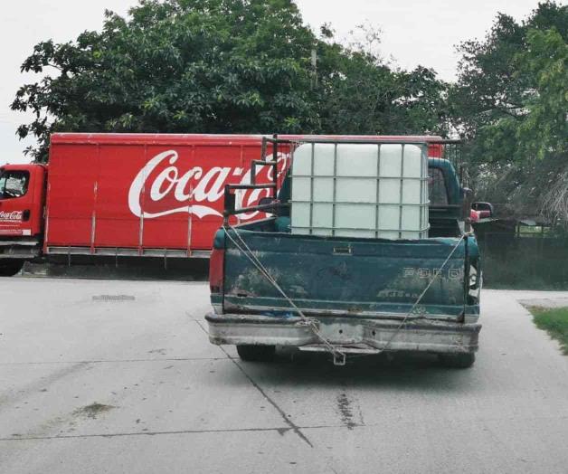 Compran agua para atender necesidades Compran agua para atender necesidades