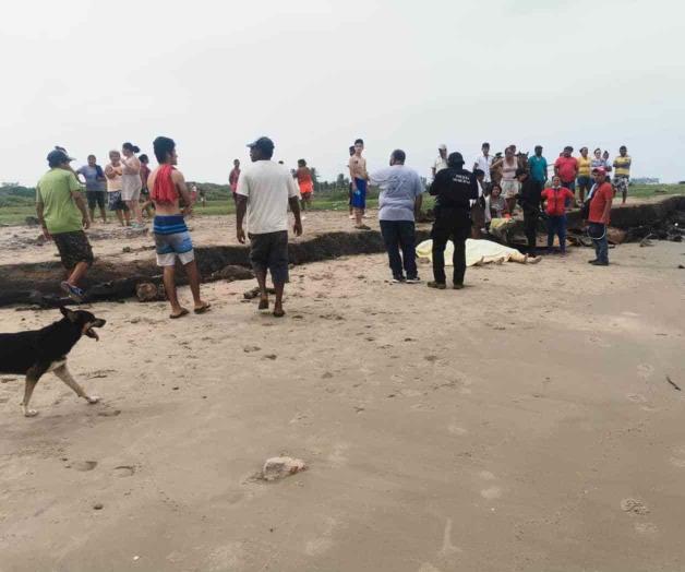 Arrastra ola gigante a familia de Altamira Arrastra ola gigante a familia de Altamira