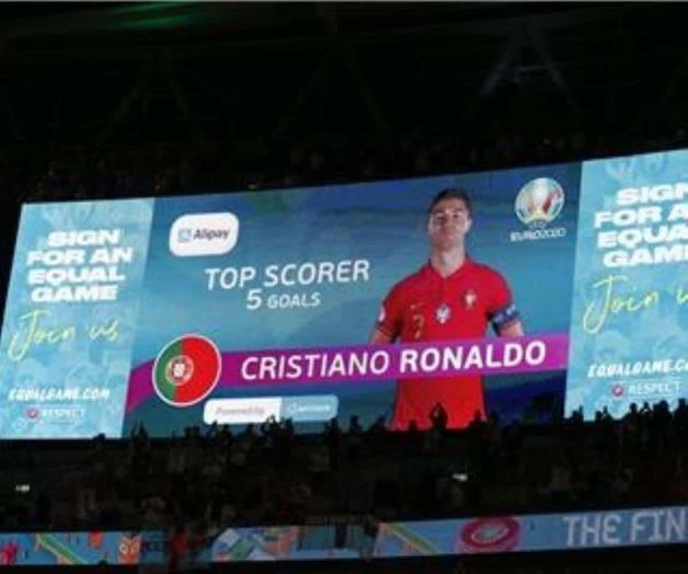Cristiano, fuera del equipo ideal de la Euro Cristiano, fuera del equipo ideal de la Euro