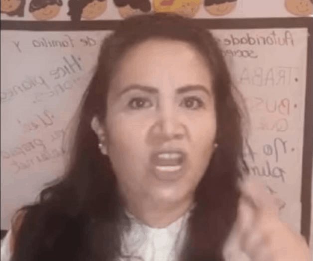 Maestra reprocha que padres celebren que sus hijos pasaron de grado... con calificación de seis