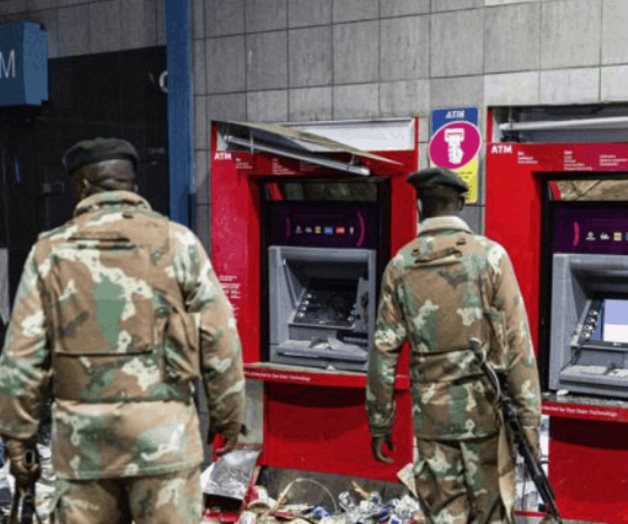 Continúan los disturbios en Sudáfrica, que suman 32 muertes Continúan los disturbios en Sudáfrica, que suman 32 muertes