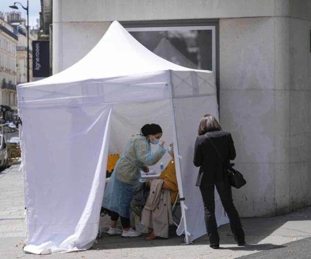 Francia se apura para vacunarse tras advertencia de Macron Francia se apura para vacunarse tras advertencia de Macron