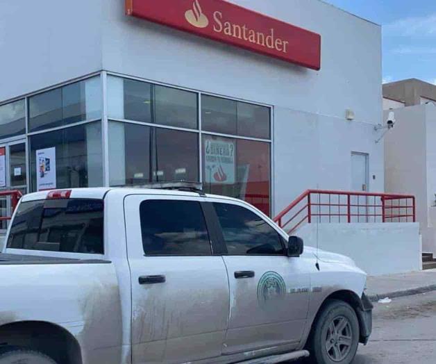 Asaltan banco Santander armados con pistolas