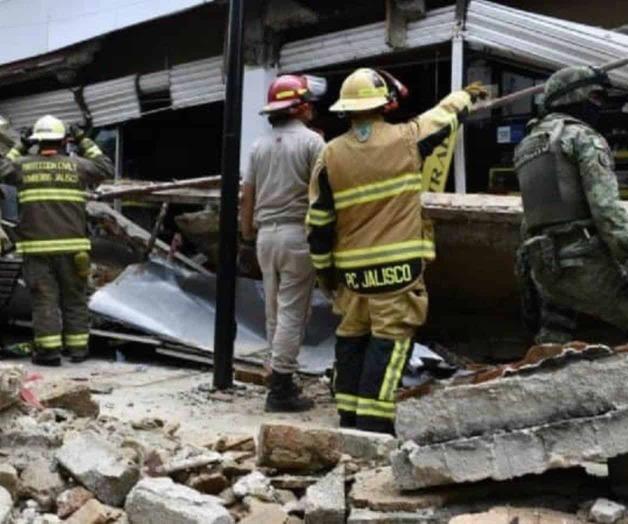Cae marquesina sobre una mujer en Guadalajara Cae marquesina sobre una mujer en Guadalajara