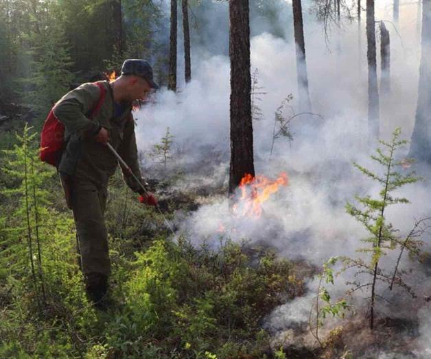 Rusia utiliza aviones militares para combatir incendios Rusia utiliza aviones militares para combatir incendios