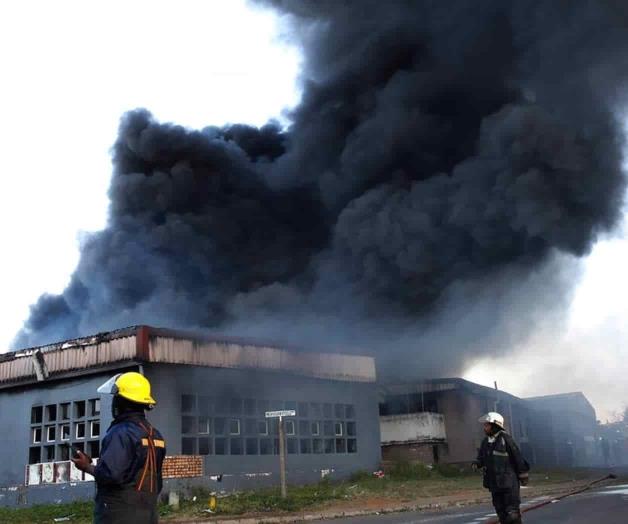Sudáfrica enfrenta disturbios tras arresto de expresidente Sudáfrica enfrenta disturbios tras arresto de expresidente