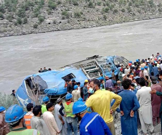 Accidente de bus deja trece muertos Accidente de bus deja trece muertos