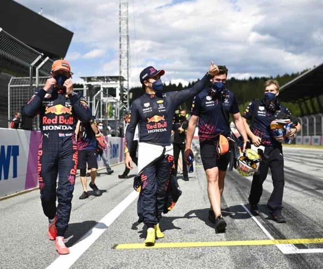 Sergio Pérez, en su propia ruta