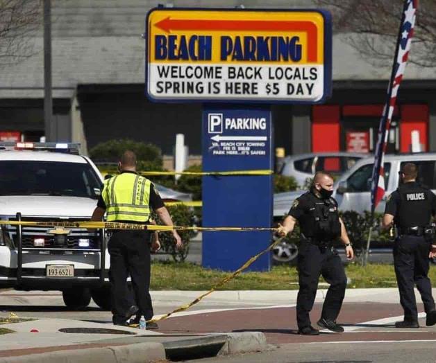 Matan a policía en tiroteo; 3 más heridos, en Texas