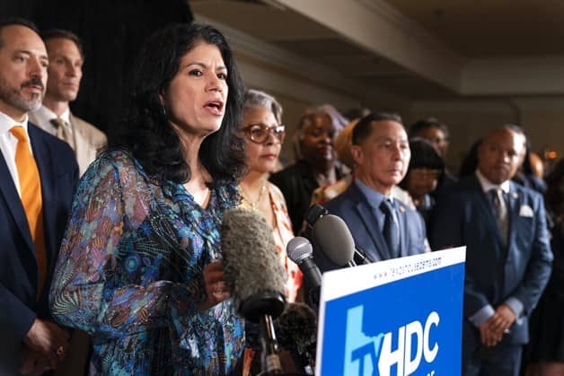 El insólito éxodo para bloquear ley