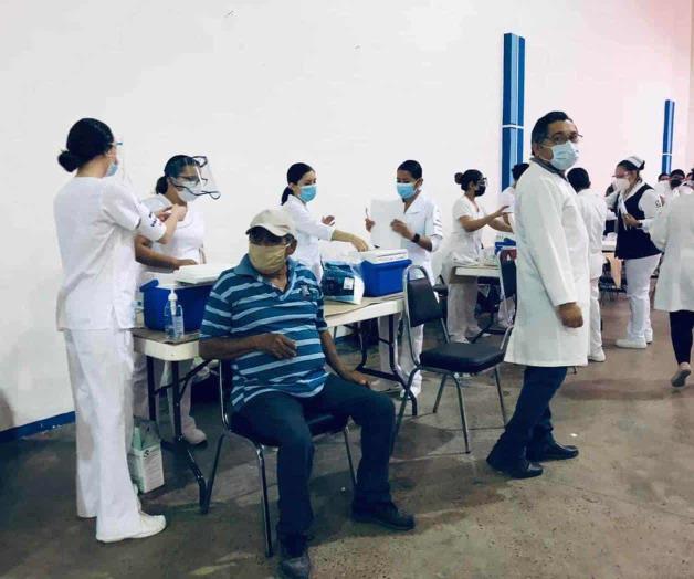 Aplicarán segunda dosis a los de 40-49 años Aplicarán segunda dosis a los de 40-49 años