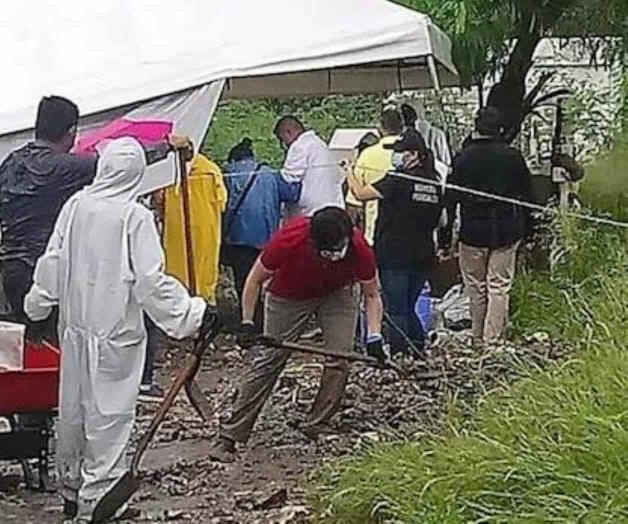 Examinan 16 cuerpos Examinan 16 cuerpos