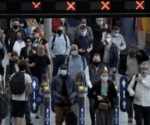 Cambios en uso de mascarilla dejan confusión en Gran Bretaña Cambios en uso de mascarilla dejan confusión en Gran Bretaña