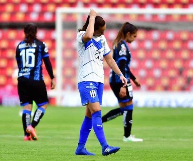 Gris debut de Espejo con Rayadas Gris debut de Espejo con Rayadas