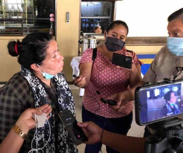 Insisten connacionales en acusar malinchismo