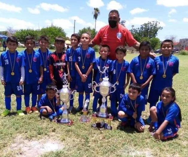 Club Inglaterra es bicampeón en la LIMUFUT Club Inglaterra es bicampeón en la LIMUFUT
