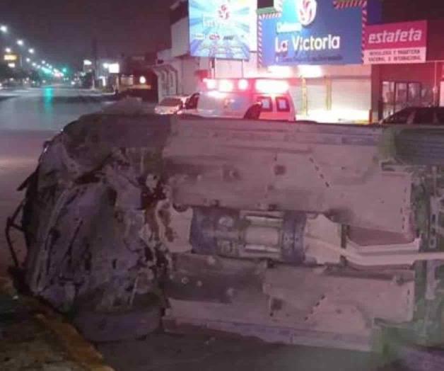 Se accidenta camioneta en plena zona centro Se accidenta camioneta en plena zona centro