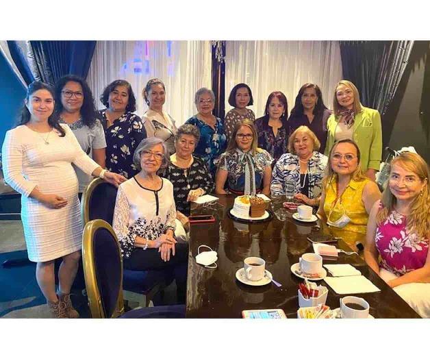 Tienen primer desayuno