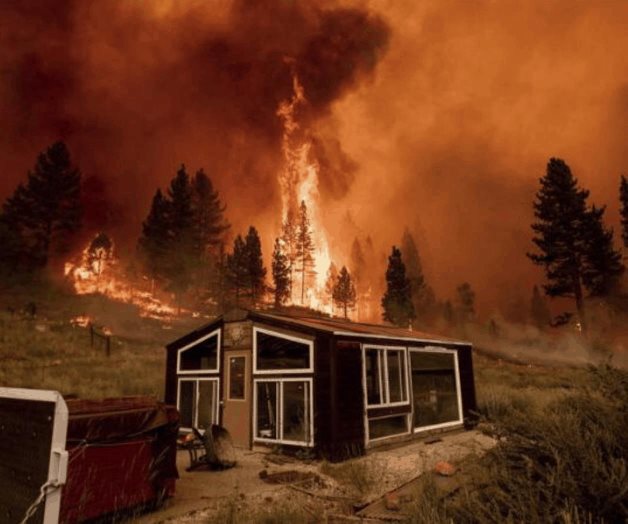 Crece enorme incendio forestal en Oregón