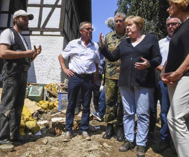 Visita Merkel la región devastada por inundaciones Visita Merkel la región devastada por inundaciones