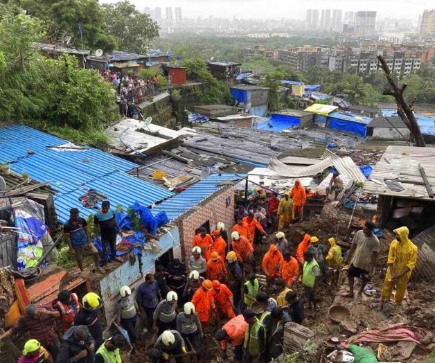 Dejan deslaves veinte decesos