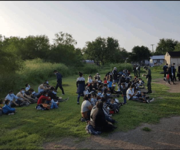 Oleada migratoria embiste a frontera Oleada migratoria embiste a frontera