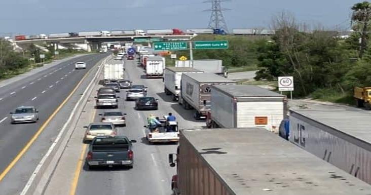 Sigue transtorno vial provocado por tráilers Sigue transtorno vial provocado por tráilers