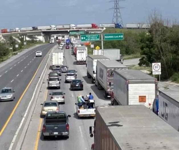 Saturan los tráilers carretera a Reynosa Saturan los tráilers carretera a Reynosa