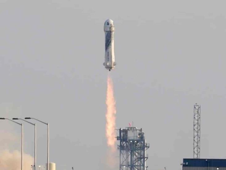 Exclaman !’Guau’!; cumple Bezos sueño de alcanzar el espacio Exclaman !’Guau’!; cumple Bezos sueño de alcanzar el espacio