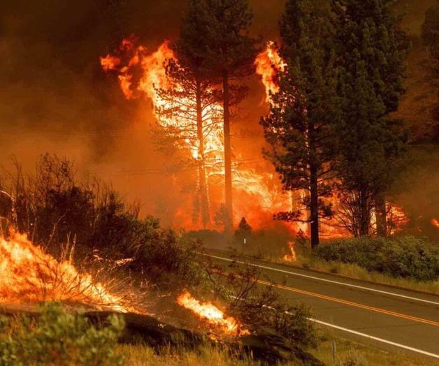 Mal tiempo complica lucha contra el fuego Mal tiempo complica lucha contra el fuego