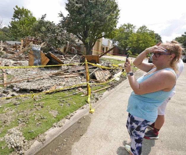 Explosión de gas destruye una casa Explosión de gas destruye una casa