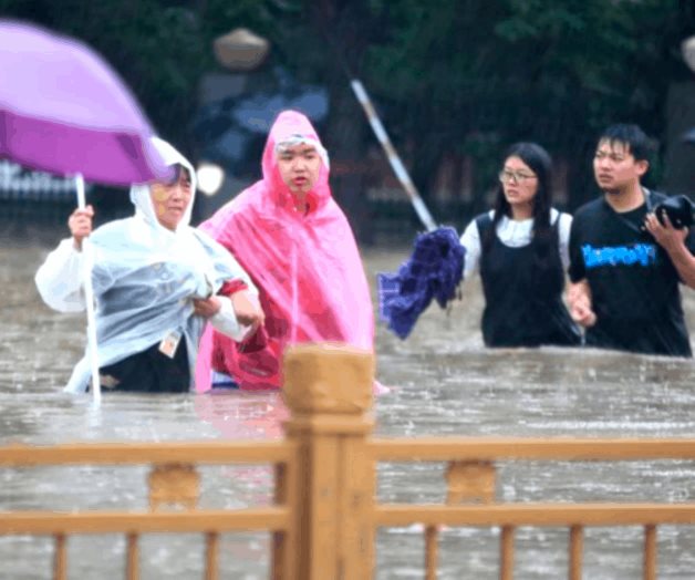 China derriba represa para liberar crecidas en Henan