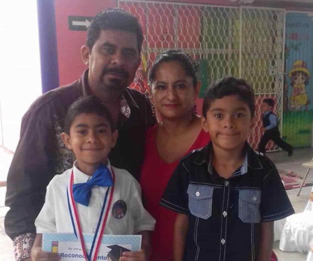 Necesita familia ayuda monetaria