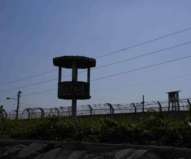 Al menos 18 muertos por motines en cárceles de Ecuador