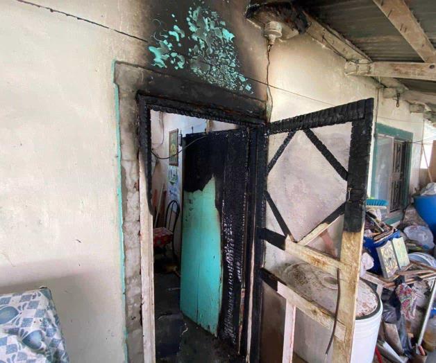 Arde vivienda e intoxica inquilinos en la Morelos
