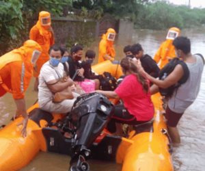 Lluvias del monzón causan deslaves en India: 32 muertos
