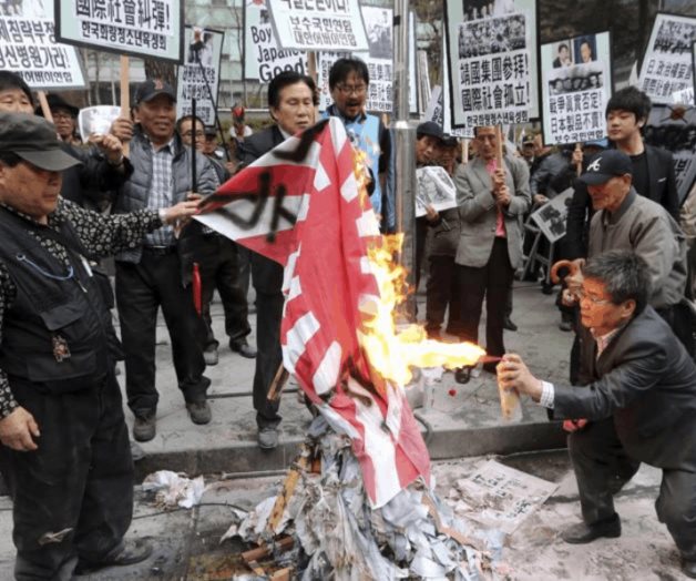 AP Explica: ¿Por qué la otra bandera de Japón causa enojo?