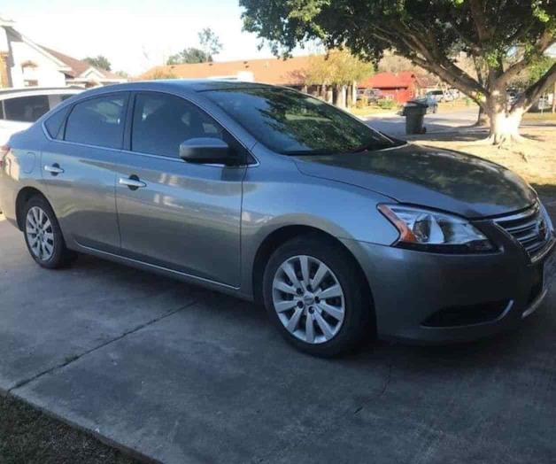 Despojan de auto a familia