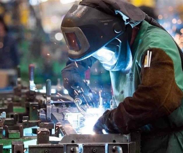 Busca Economía acelerar permisos en manufactura