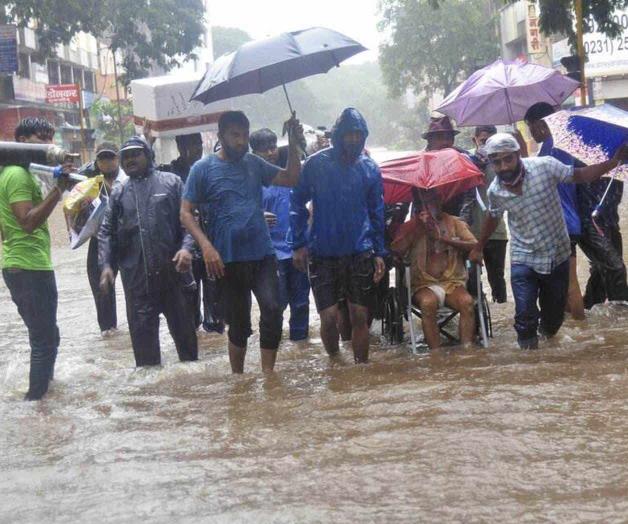 Deslaves e inundaciones dejan más de 100 muertos en India