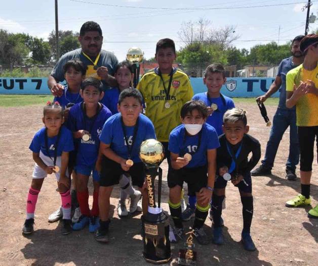 Subcampeones en su primer torneo Subcampeones en su primer torneo